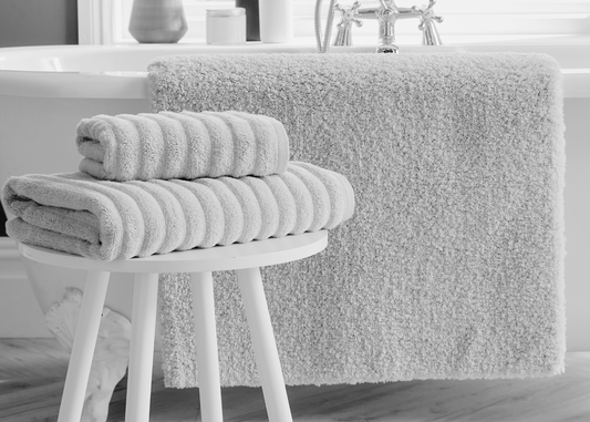 Christy "Kensington" Bath Rug Large in Silver