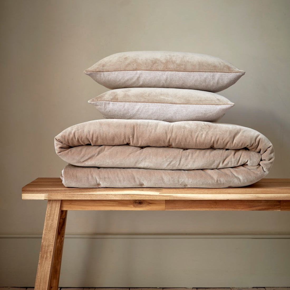 Christy "Jaipur" Throws - Hazelnut