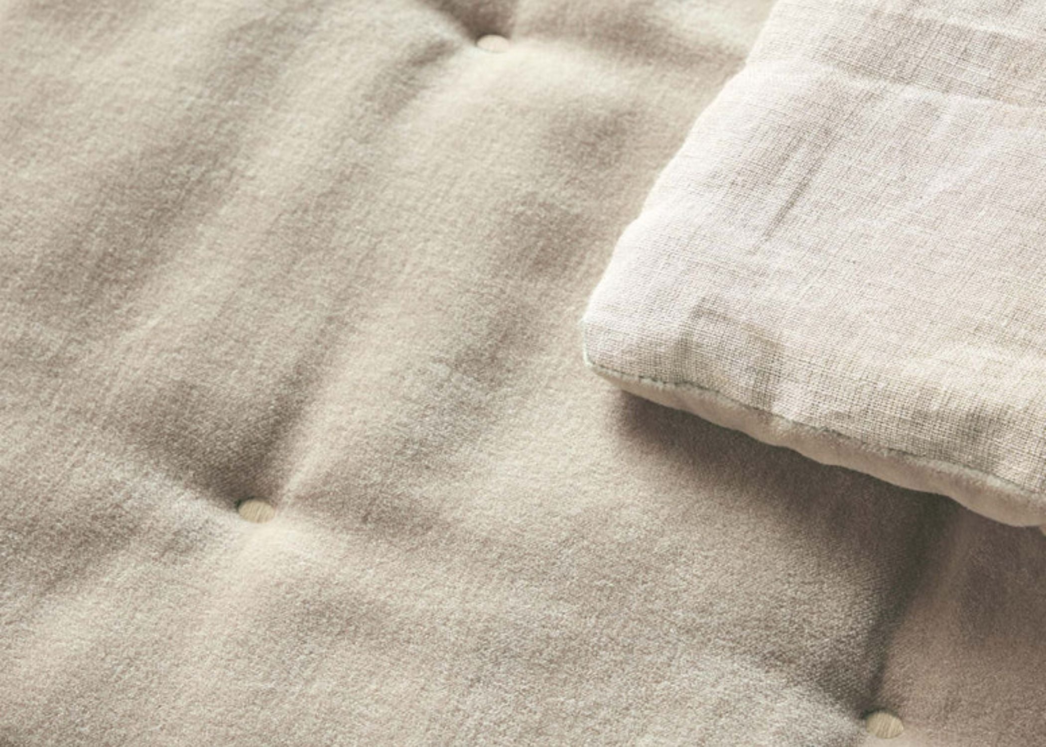 Christy "Jaipur" Throw in Hazelnut