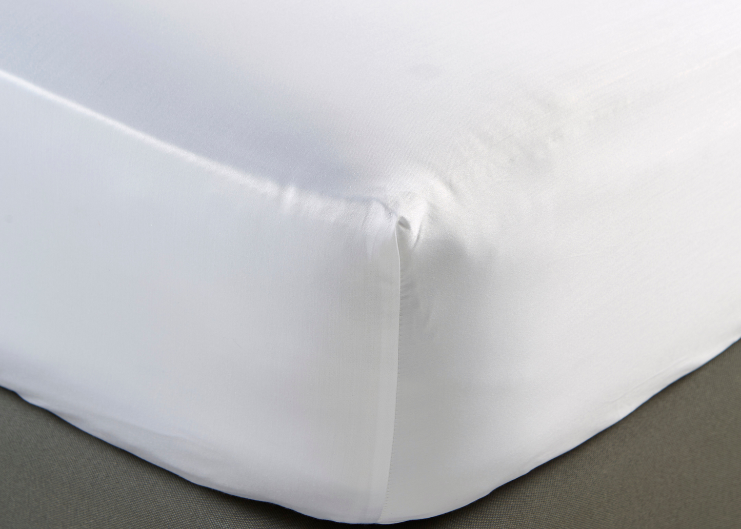 Christy Premium "900 Thread Count Picot" Bed Linen in White