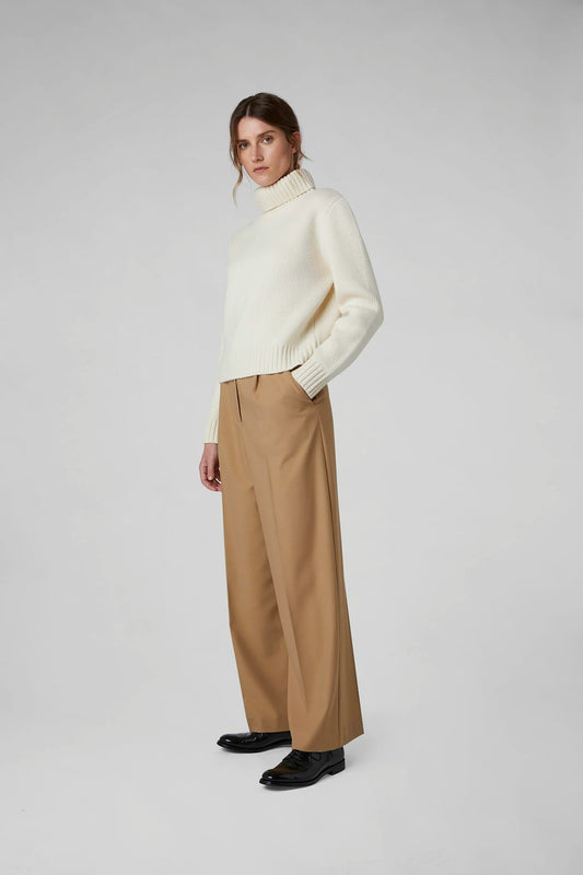 Jasper Conran "Gemma" Chunky Roll Neck in Cream