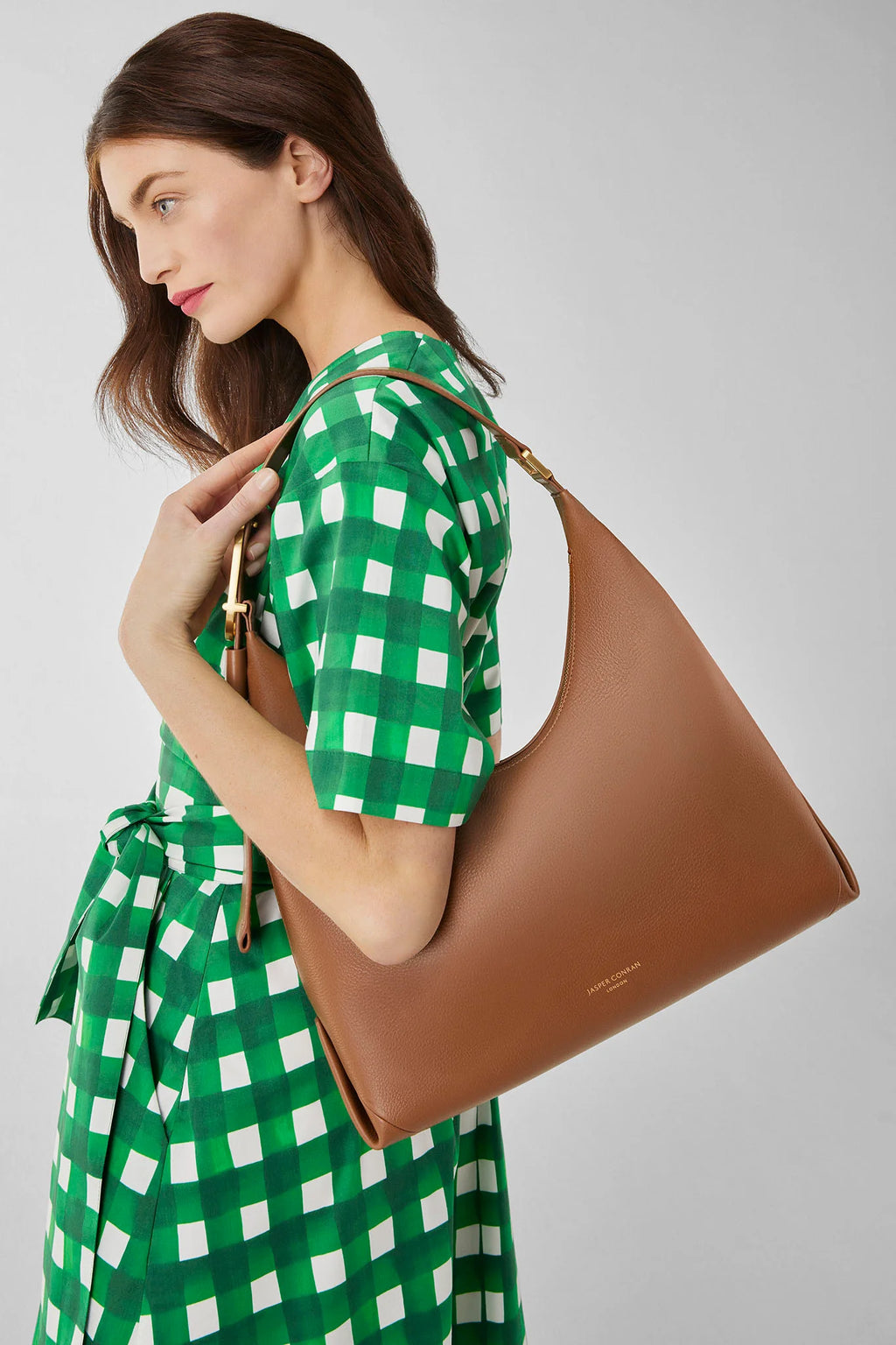 Beatrix Leather Scoop Hobo in Tan