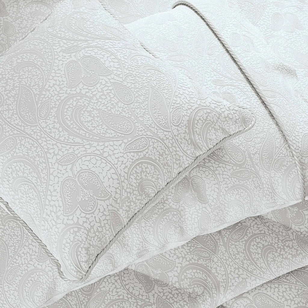 Ashleigh Duvet Cover Set in Platinum