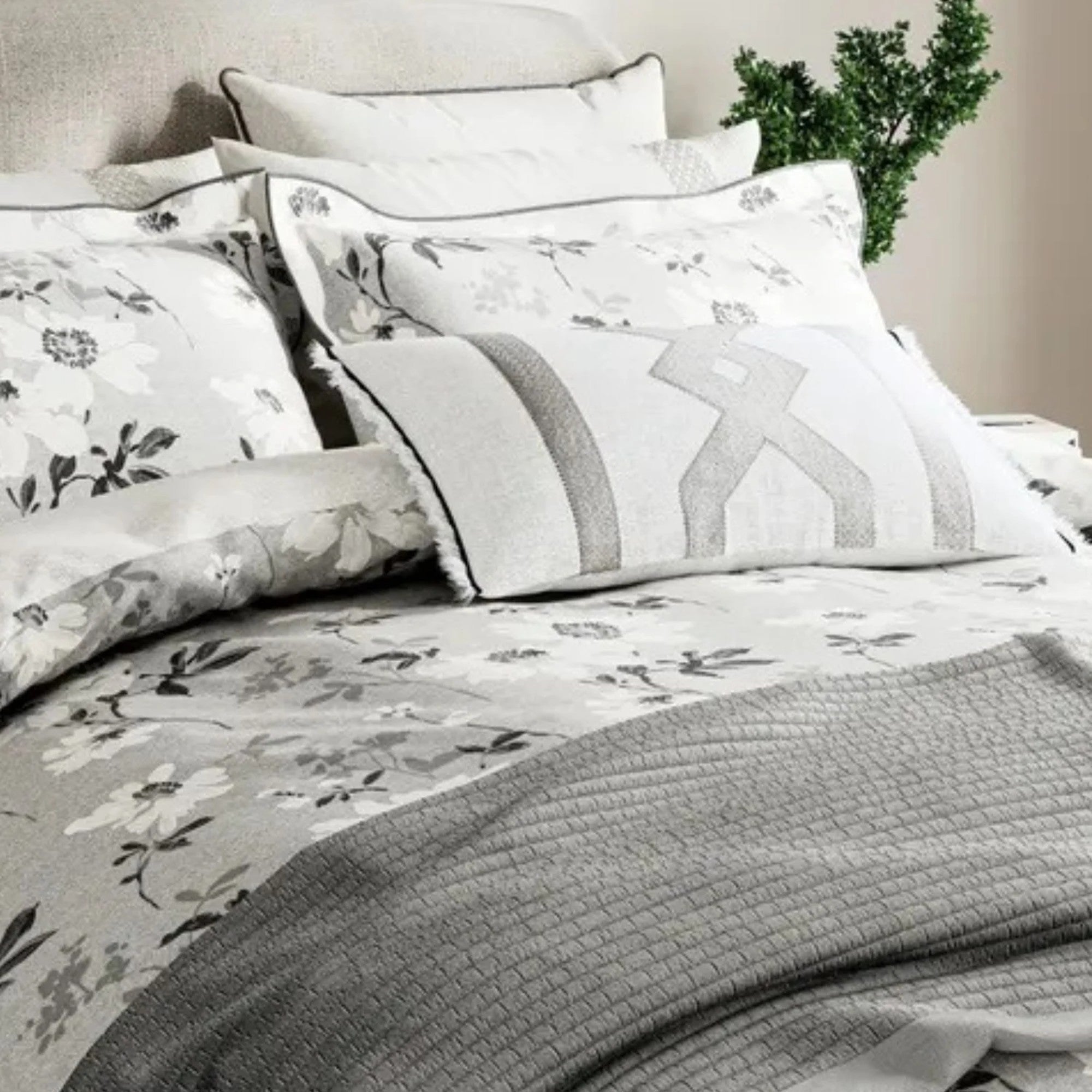 Sefa Quilted Throw in Silver