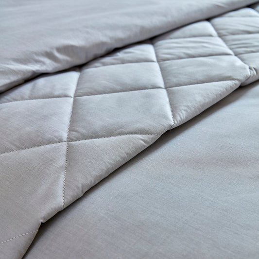 Christy "Stornoway" Cotton Chambray Bed Spread with Pillowcase in Silver