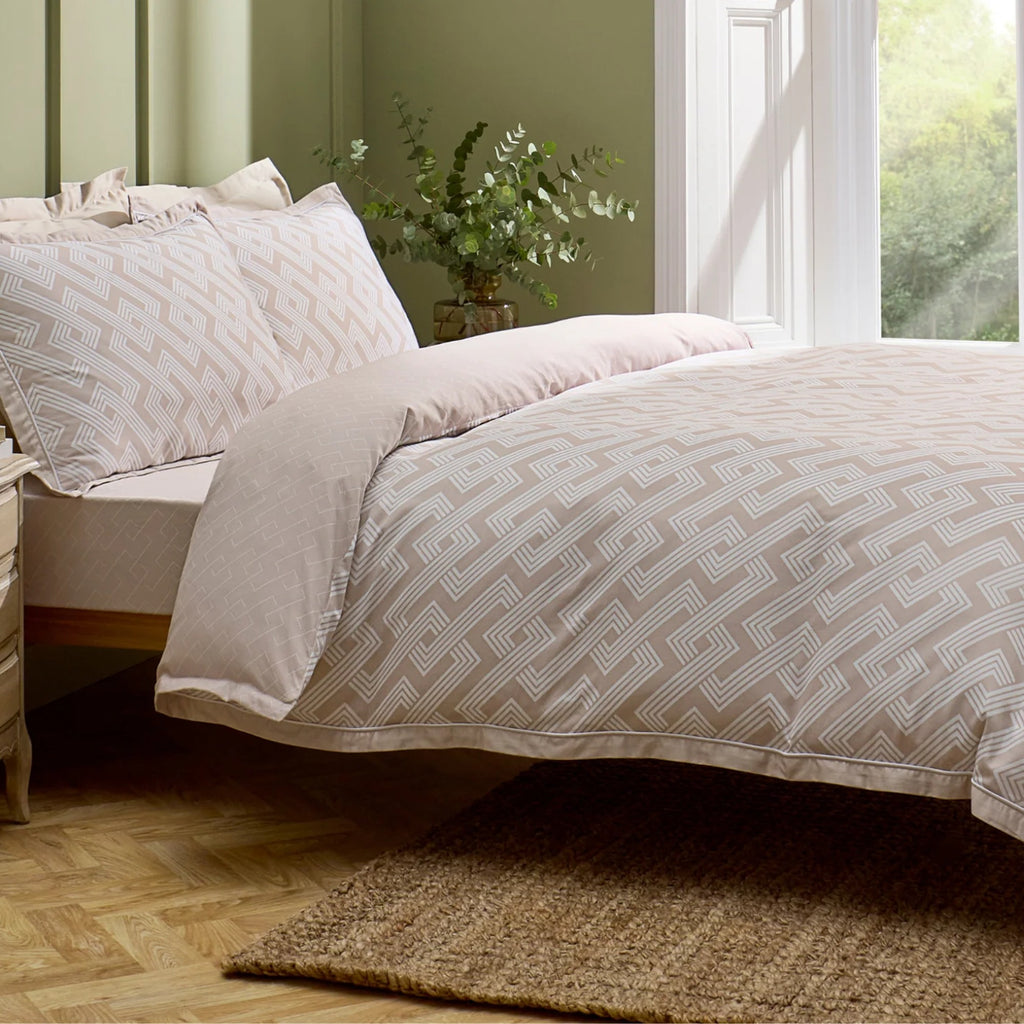 Groove Geometric Duvet Cover Set in Gold