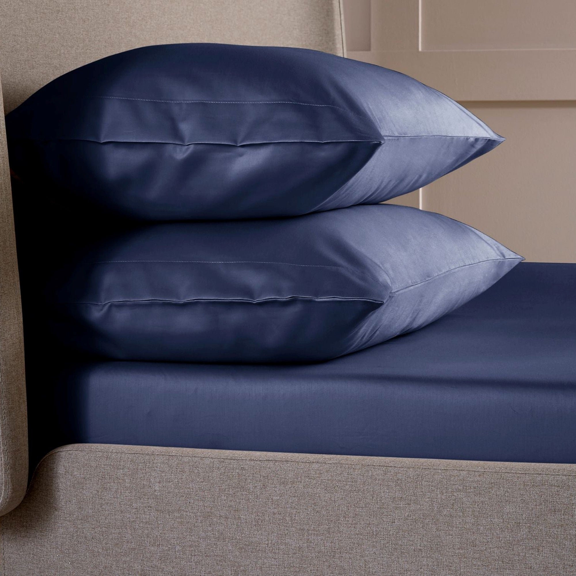 400 TC Sateen Plain Dyed Sheets in Navy