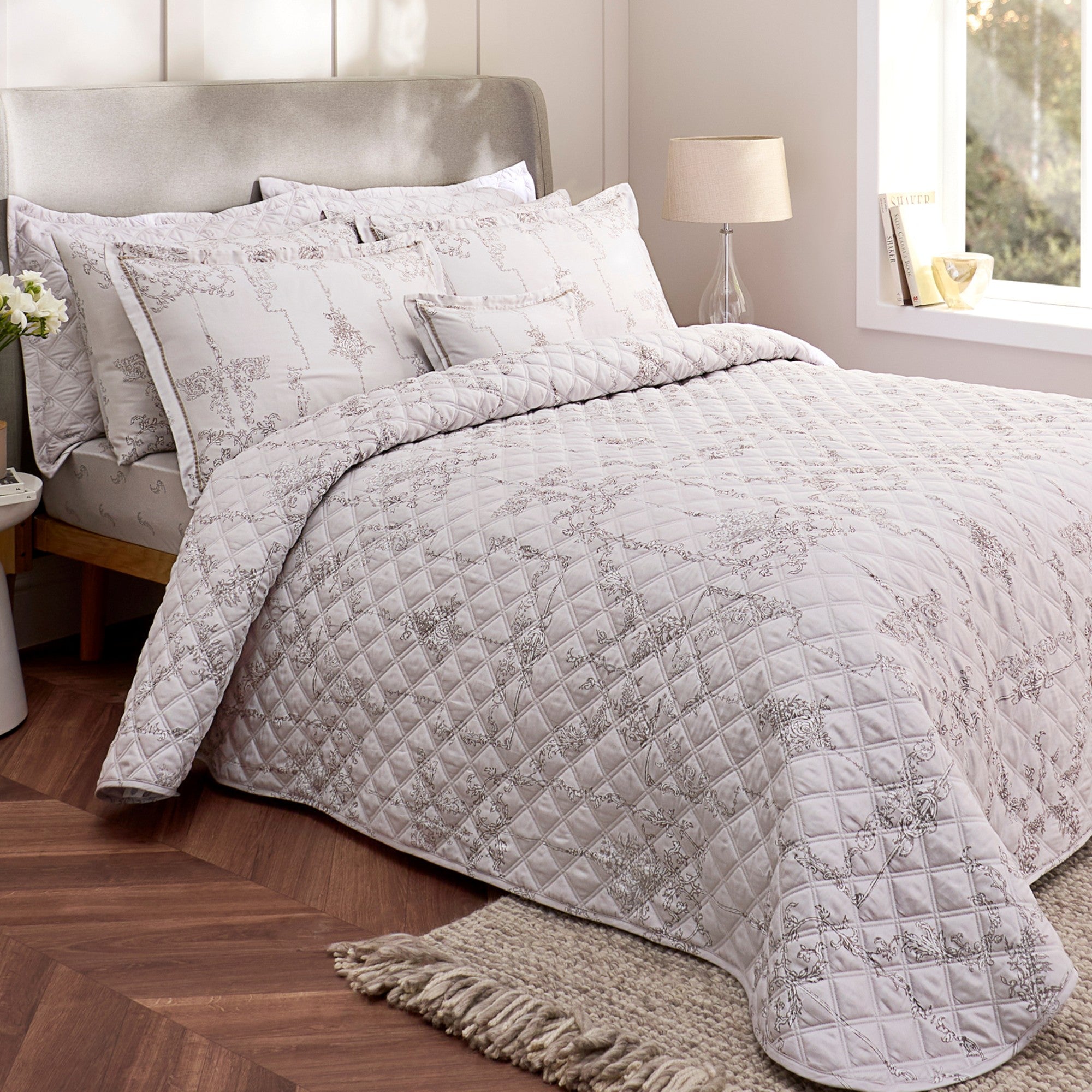 Ambroise Oyster Quilted Bedspread & Pillowcase Set in Cream/Silver