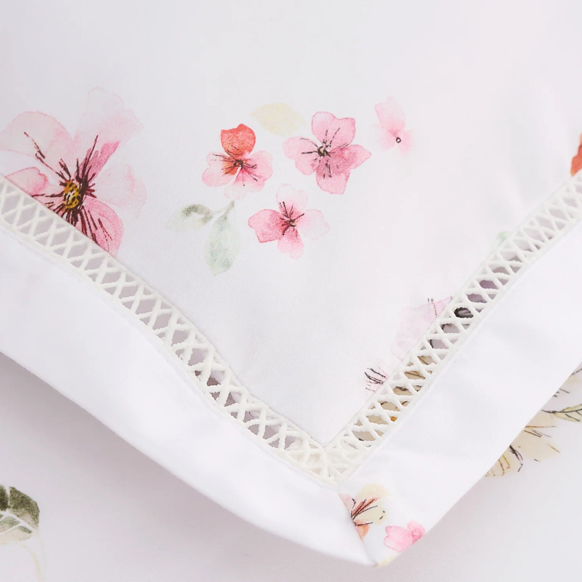 Arabella Bedspread & Pair Pillow sham Quilted in Multi