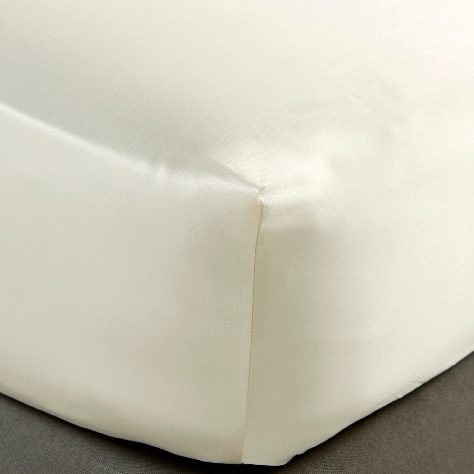 Premium 900 Thread Count Picot Bed Linen in Cream