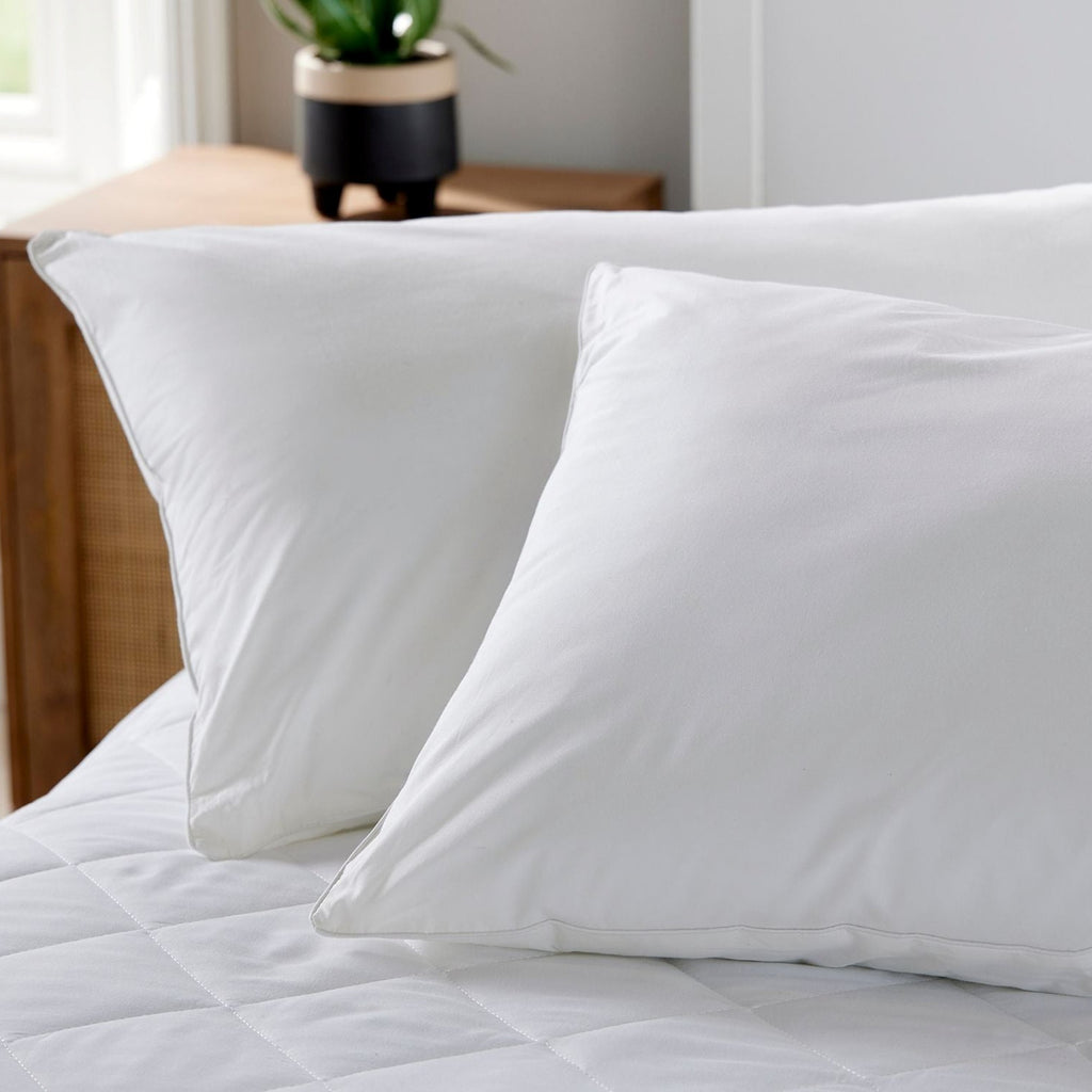 Christy "X Suspension" Standard Pillow 50 x 70 cm - Medium to Firm