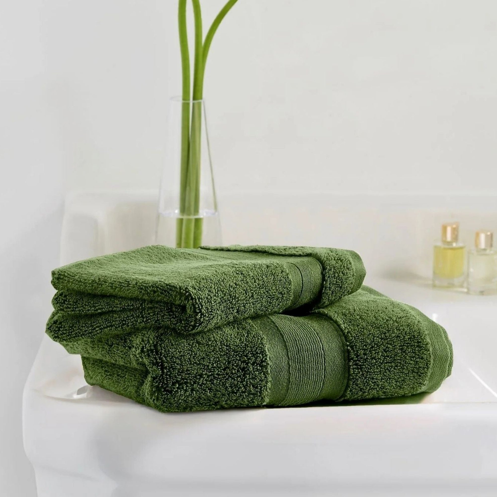 Zero Twist Cotton Bath Towels Collection in Forest Green