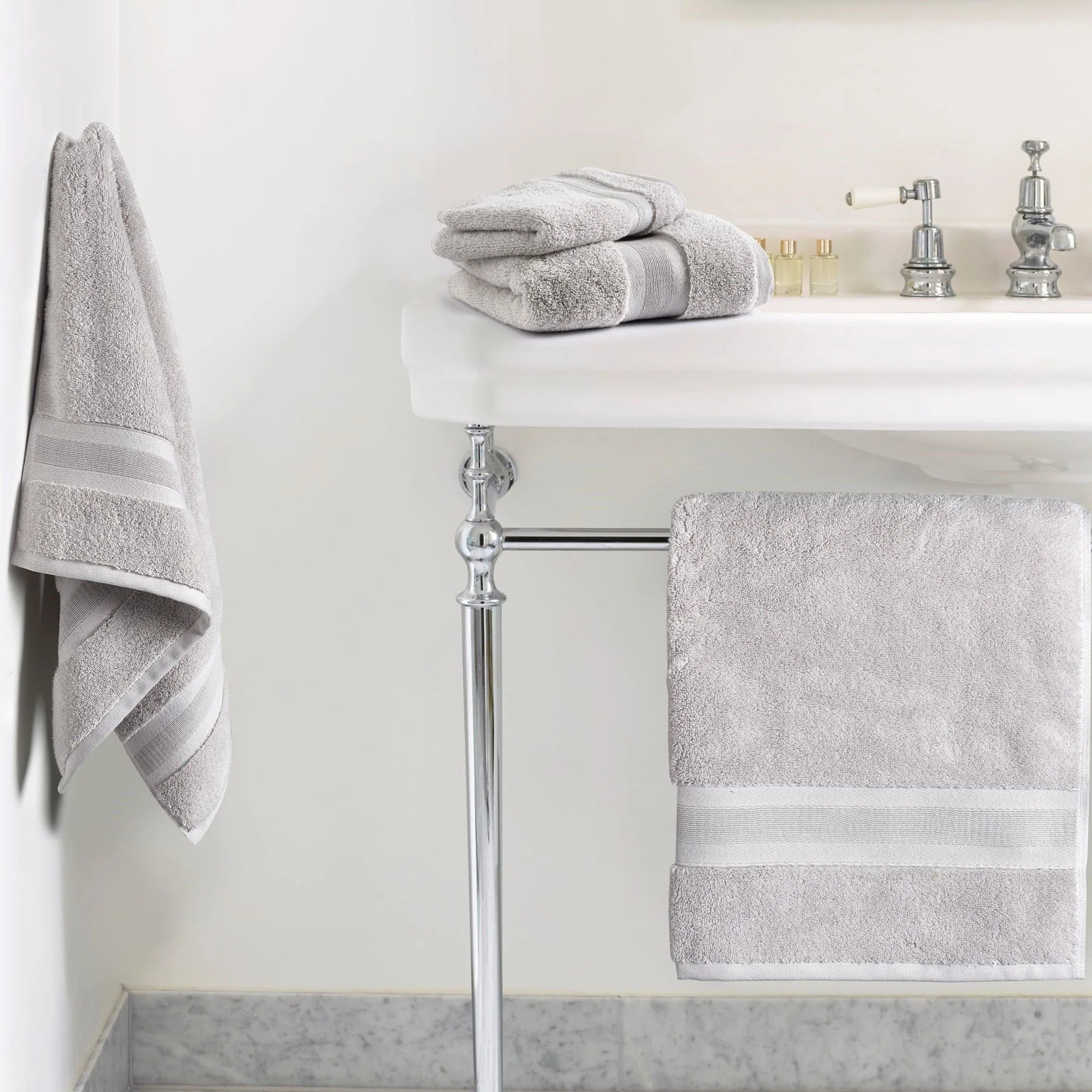 Zero Twist Cotton Bath Towels Collection in Pearl Grey