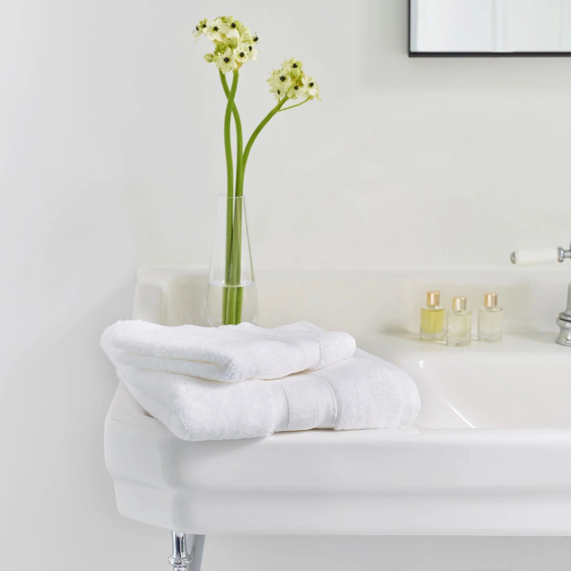 Zero Twist Cotton Bath Towels Collection in White