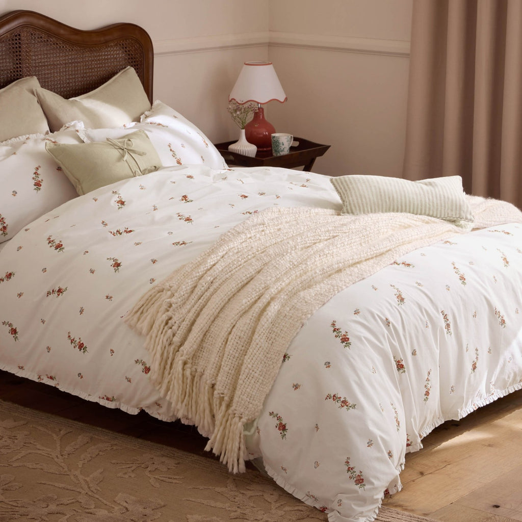 Elsie Bouquet Duvet Cover Set in Pale Cranberry