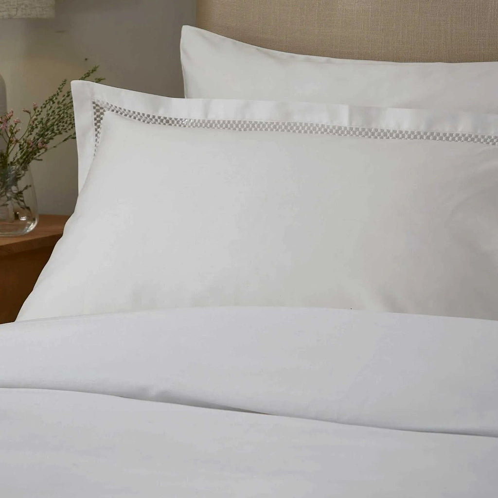 Murmur Efa Duvet Cover Set in White