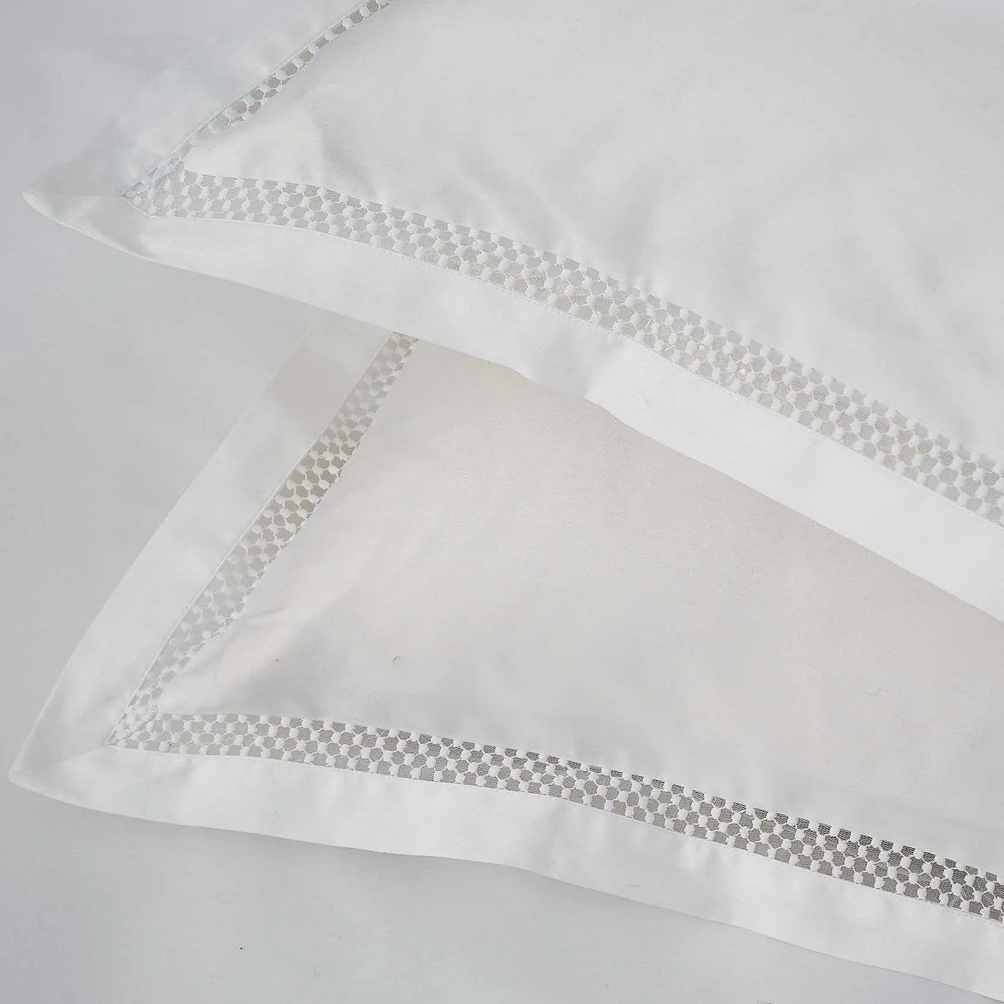 Murmur Efa Duvet Cover Set in White