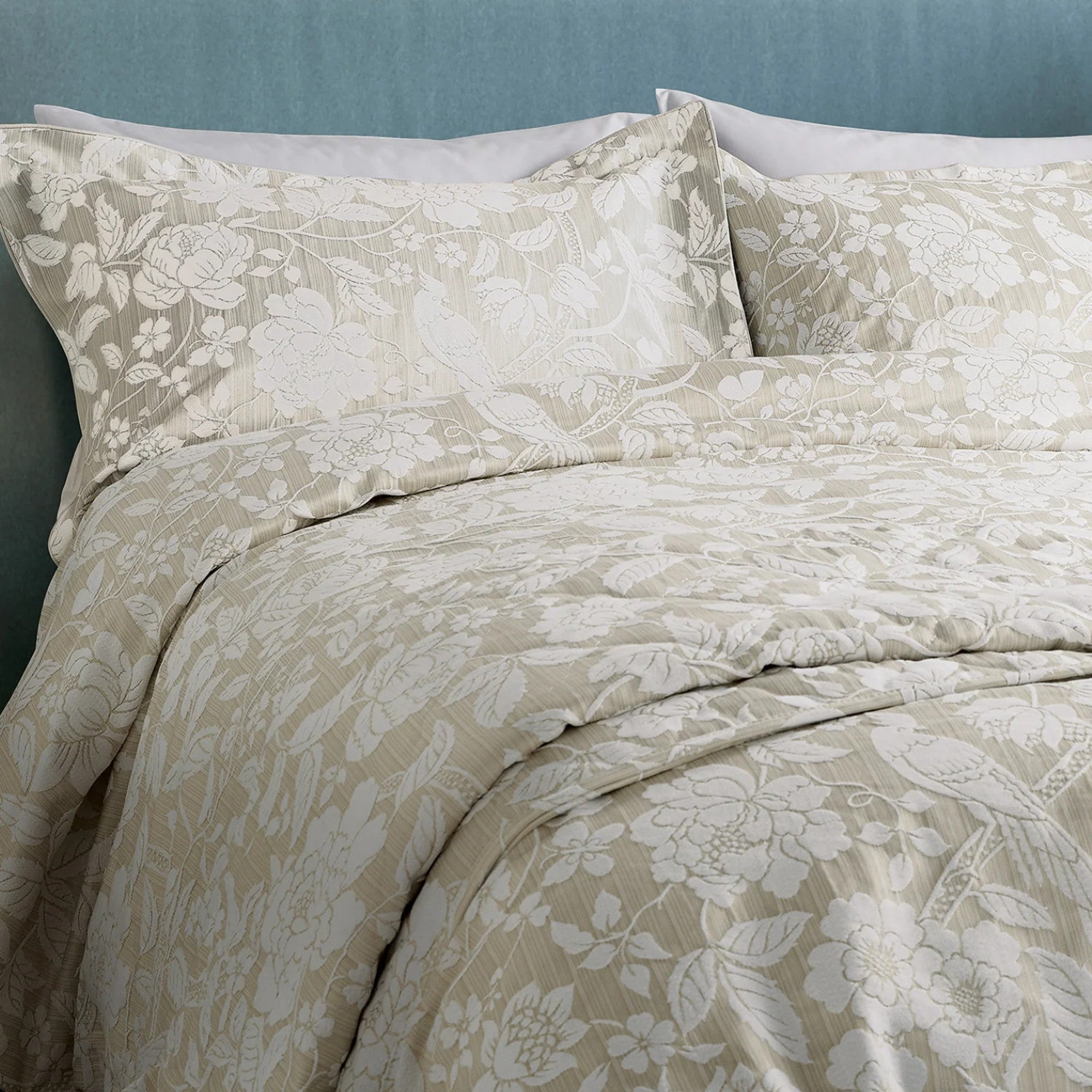 Sanderson "Pyramus" Duvet Cover Set in Linen