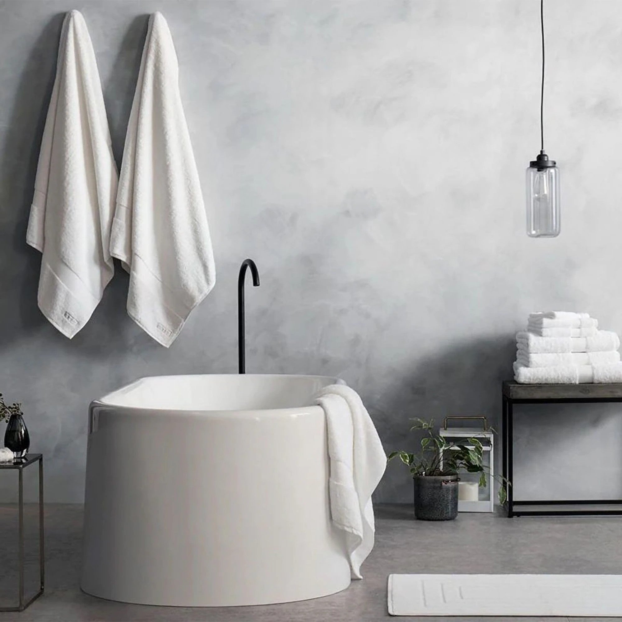 Luxury Egyptian Towel Collection in Snow