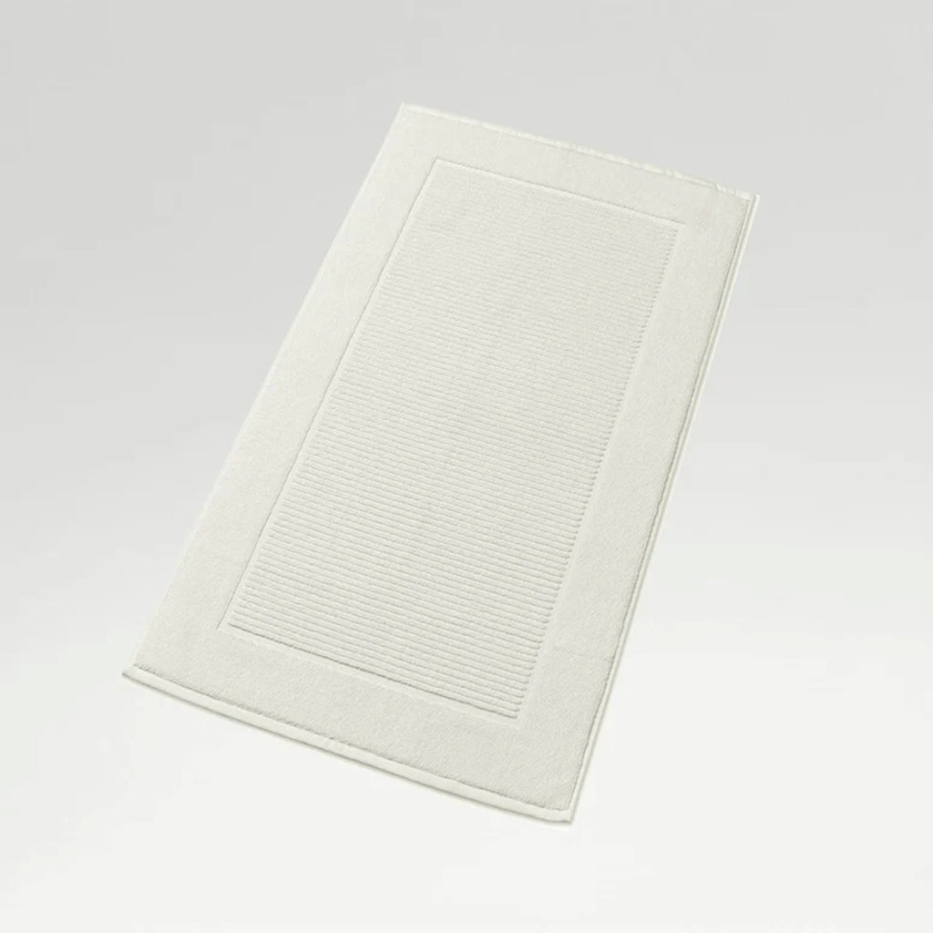 Supreme Towel Collection in Cream