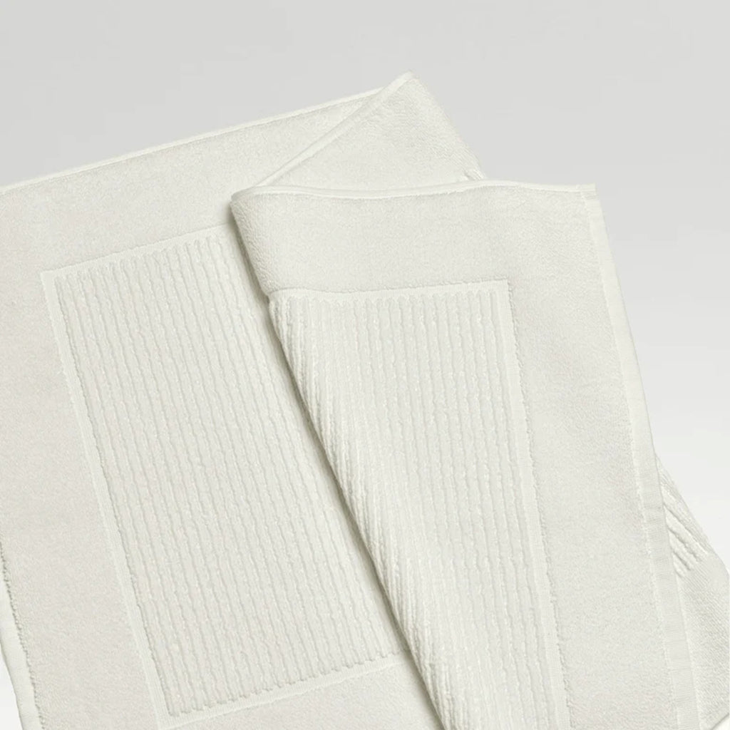 Supreme Towel Collection in Cream