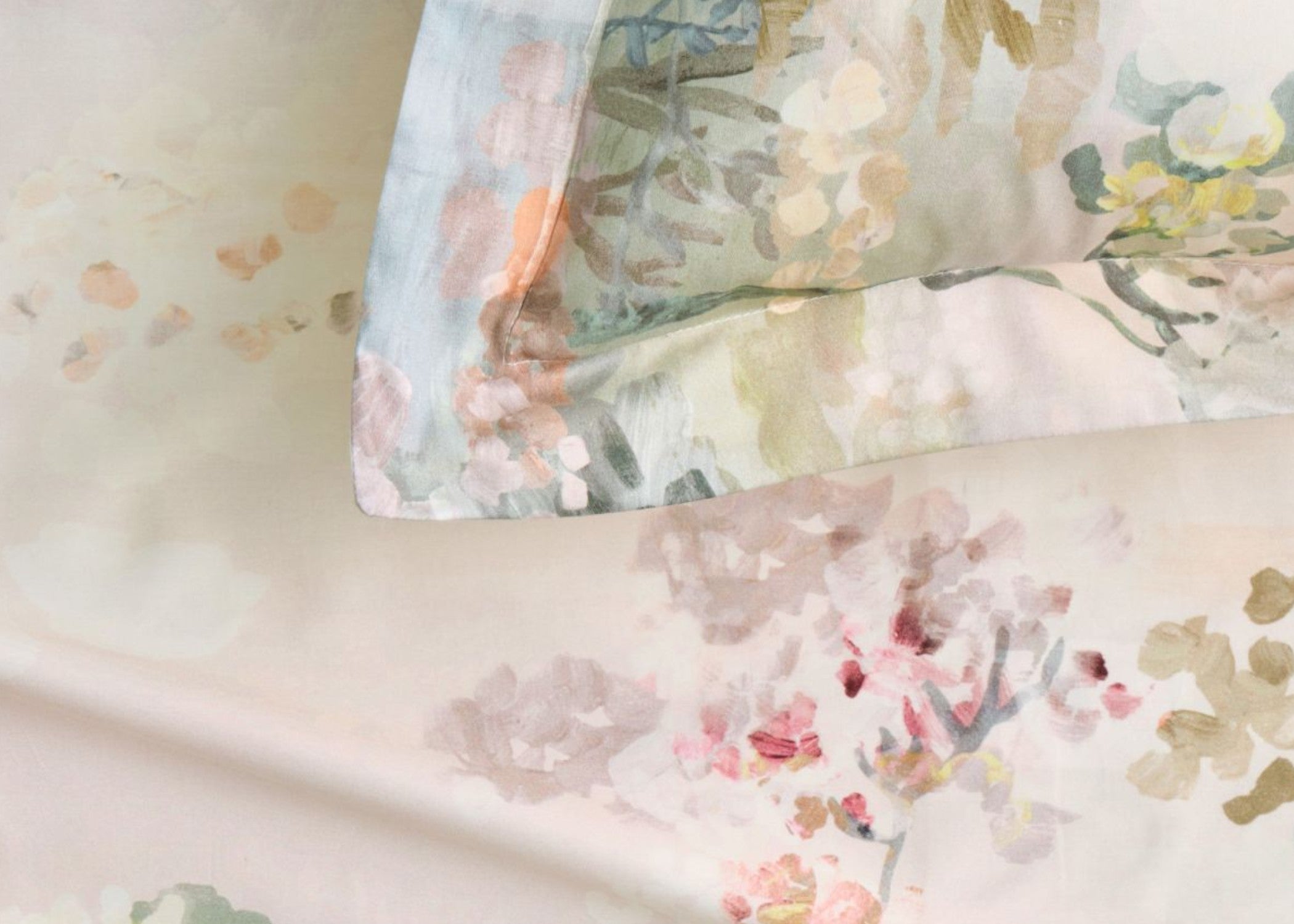 Cheston Duvet Cover Set in Moonstone